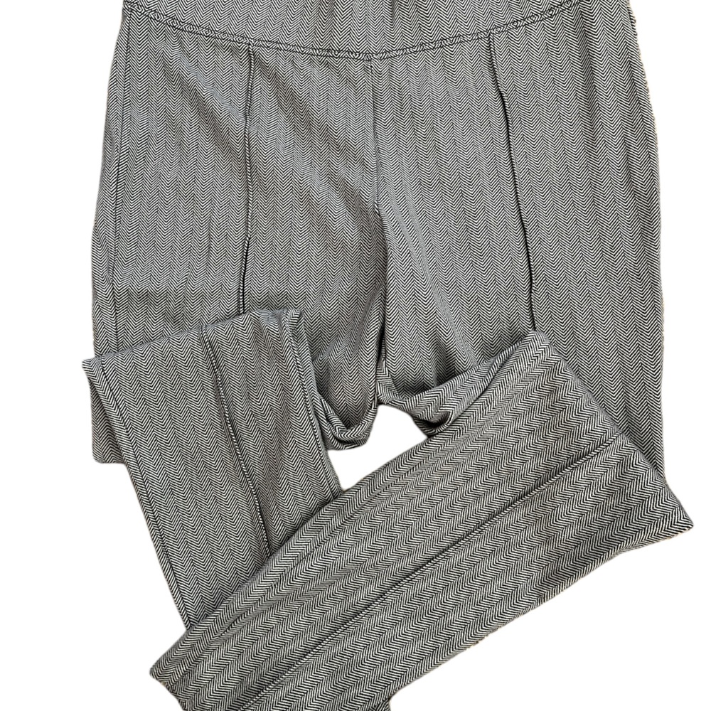 ❤️ 5 for $25❤️
Old Navy Stevie leggings
